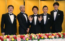 記者会見に出席した（左から）月亭方正、ダウンタウン、ココリコ。