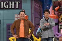 司会のブラックマヨネーズ。(c)読売テレビ