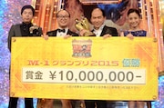 左から司会の今田耕司、トレンディエンジェルたかし、トレンディエンジェル斎藤、司会の上戸彩。