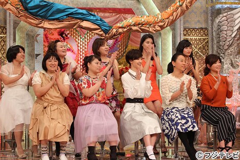 “聞きたい女”メンバー。