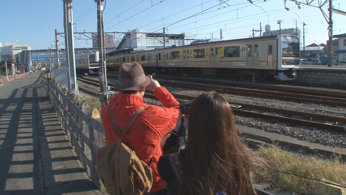 「リッキーのローカル鉄道オタク旅」のワンシーン。(c)チバテレ