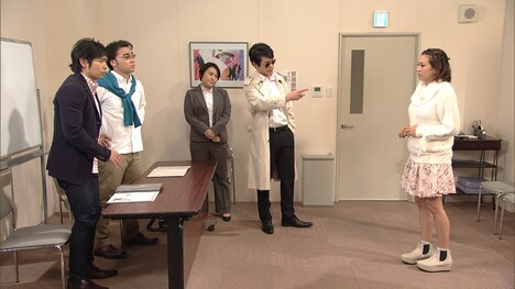 コント「変わった趣味のアイドル」(c)NHK