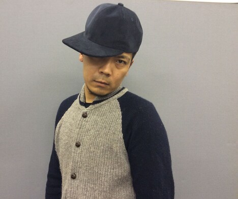 ピンネタを披露する天竺鼠・川原。