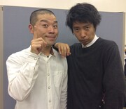 （左から）アキナ山名と藤崎マーケット・トキ。