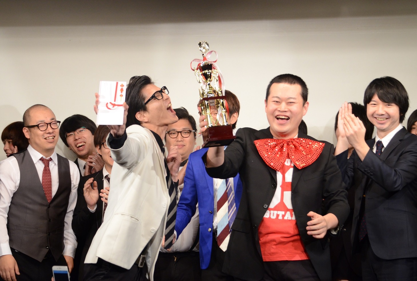 「MVG（Most Valuable Geinin）」最優秀賞に輝いたモグライダー。