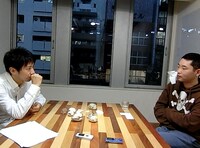 キングオブコメディによる対談の様子。