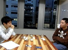 キングオブコメディによる対談の様子。