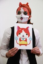 ジバニャンのものまねメイクを施されたピスタチオ小澤。