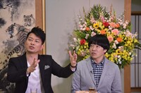 「黄金列伝！」ゲストの雨上がり決死隊。(c)読売テレビ