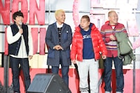 歌ウマ対決に臨むロンブーチーム。(c)TBS