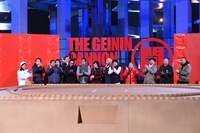 相撲対決のワンシーン。(c)TBS