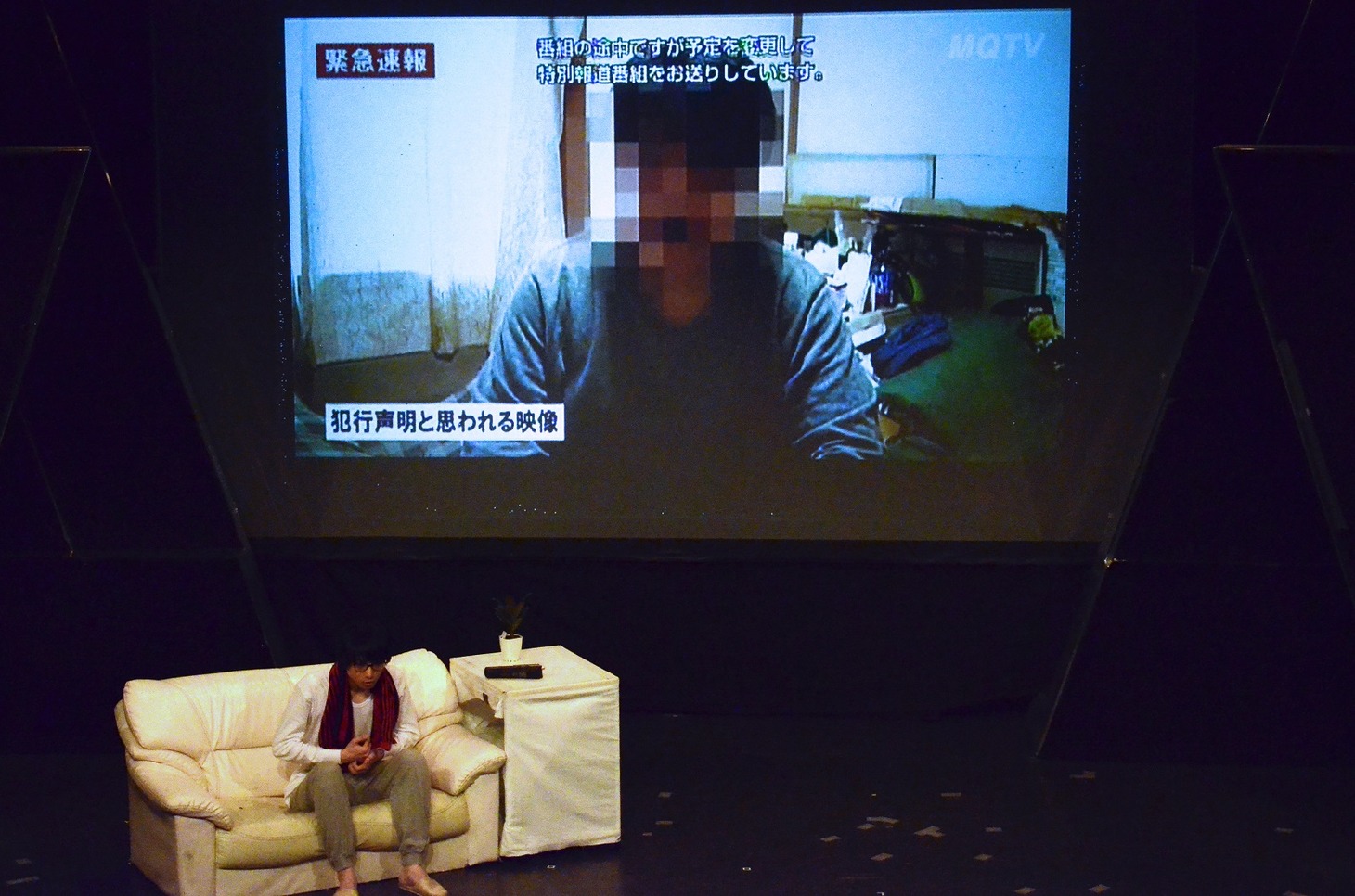 冒頭のコントのワンシーン。