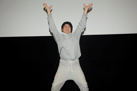 「クリード チャンプを継ぐ男」の試写会付きファンイベントに乱入したスタスタローン。