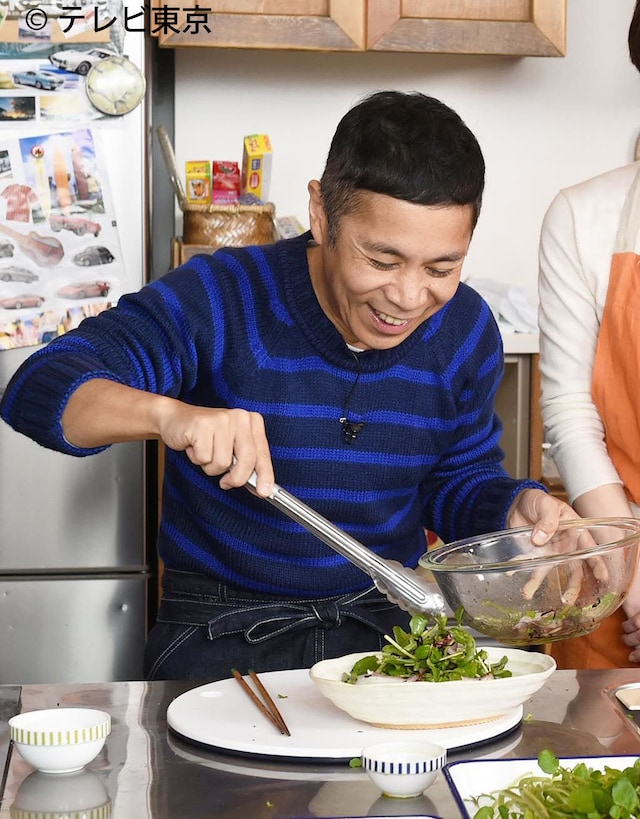 「男子ごはん 新春スペシャル」に出演するナインティナイン岡村。(c)テレビ東京