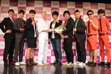 左から、浅越ゴエ、ジャルジャル、品川庄司、バンビーノ、8.6秒バズーカー。