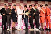 左から、浅越ゴエ、ジャルジャル、品川庄司、バンビーノ、8.6秒バズーカー。