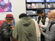 SHIBUYA TSUTAYAでポップを書くどぶろっかーず。