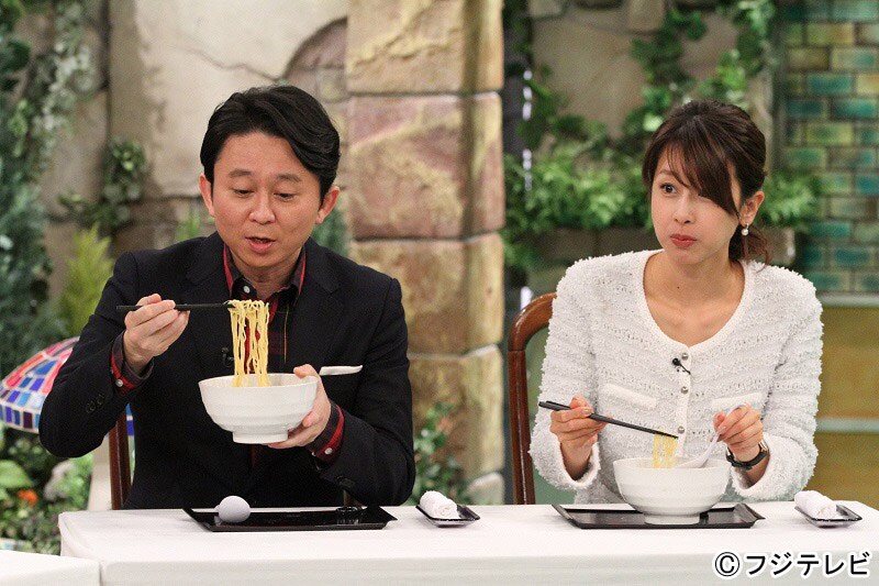 「有吉のニッポン元気プロジェクト おーい！ひろいき村SP」に出演する（左から）有吉弘行、加藤綾子フジテレビアナウンサー。