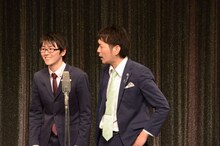 2本目のネタを披露するスーパーマラドーナ。