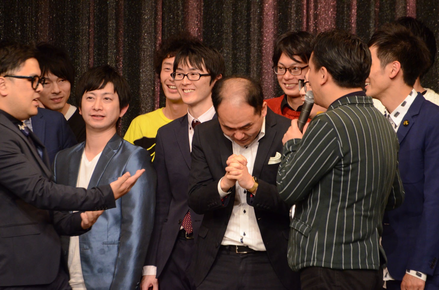 敗者復活を祈るトレンディエンジェル斎藤。