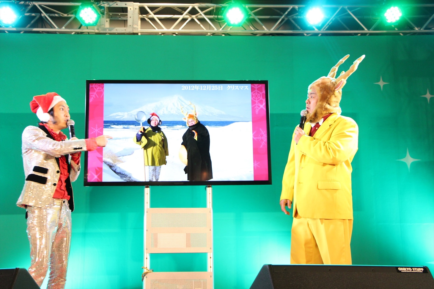 「ブギウギ専務 チ・カ・ホで社業報告会トーク＆ライブ」のワンシーン。(c)STV
