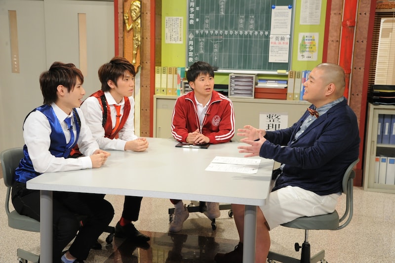 「しくじり先生 2016しくじり初め元日SP」で展開される「しくじり進路指導室」のワンシーン。(c)テレビ朝日