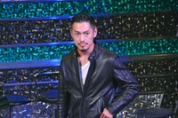 司会を務めた般若。