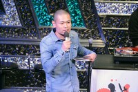 司会を務めた品川庄司・品川。