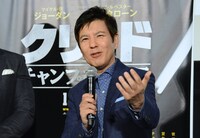 愛妻家エピソードを語る関根勤。