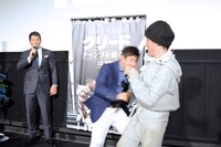 素早いフットワークでスタスタローンを翻弄する関根勤。