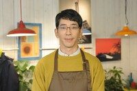 ノマグチ役の野間口徹。(c)テレビ朝日