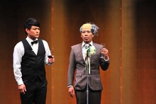 天竺鼠。写真は「来年、ちょっくら東京に行ってくるでごわす！！みんなが選ぶ天竺鼠のBESTネタ集」の様子。