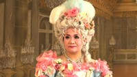 マリー・アントワネットに扮したハリセンボン春菜。(c)関西テレビ