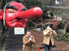 「芸能人の休日見せます！体験！キュージツトラベラー」に出演するかまいたち。(c)関西テレビ