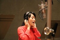 「紅白 The 平均ソング」を歌唱する福田彩乃。(c)NHK