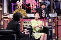 「有吉反省会 2015年反省人カレンダー公開SP」反省人の神田うの（右）。(c)日本テレビ