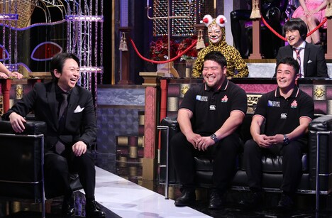 「有吉反省会 2015年反省人カレンダー公開SP」反省人の畠山健介（右から2人目）と日和佐篤（右）。(c)日本テレビ