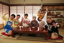 左からトミドコロ、マギー審司、サンドウィッチマン富澤、鳥居みゆき、狩野英孝、サンドウィッチマン伊達。(c)BSフジ