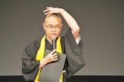 安田に「頭に毛玉がついている」と指摘されたドドん石田。