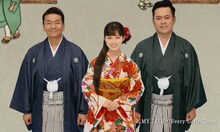 くりぃむしちゅーと橋本環奈（中央）。