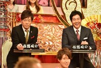 左から陣内智則、石井大裕（TBSアナウンサー）。(c)TBS