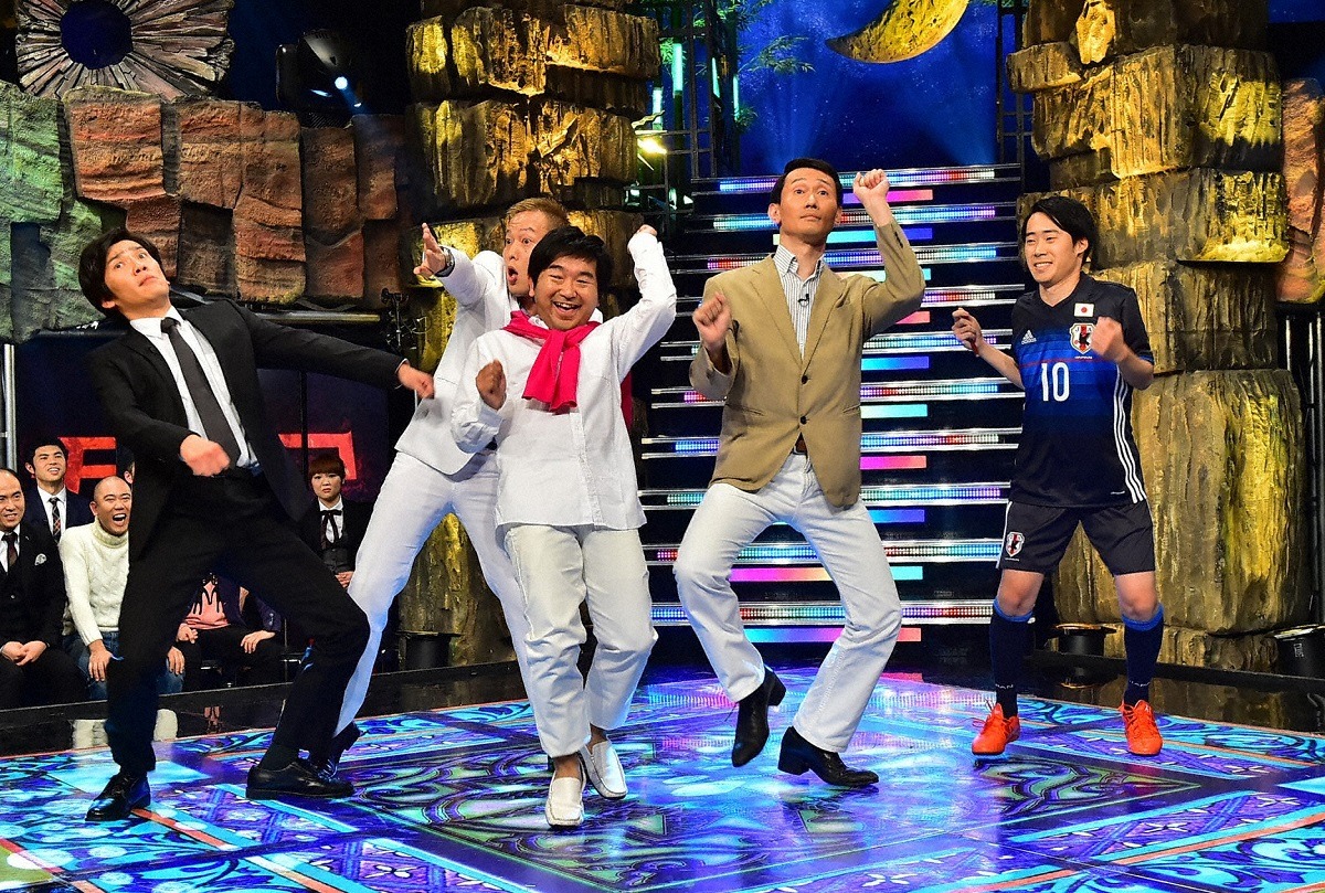 浅野智秋、いしいそうたろう、きくりん、小石田純一、じゅんいちダビッドソンからなる「ものまねゴレンジャー」。
