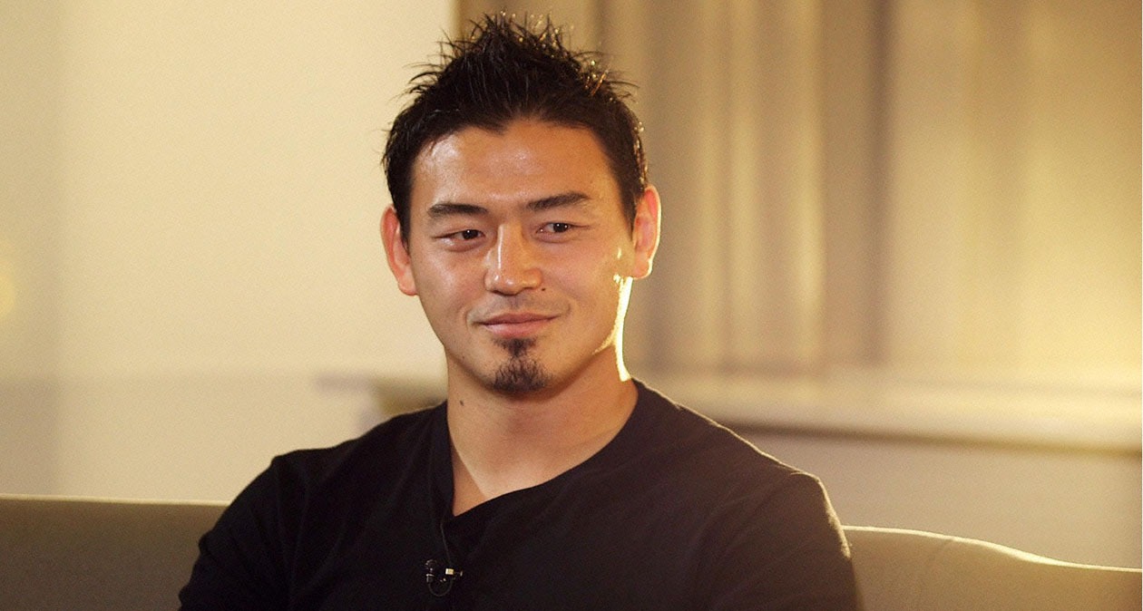 ピース又吉との対談に臨んだ五郎丸歩。(c)テレビ東京