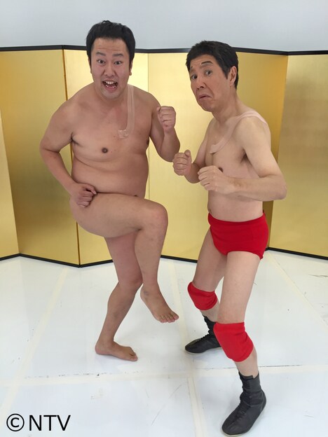 コラボネタを披露するとにかく明るい安村と関根勤。