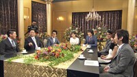 「新春テレビ放談2016」のワンシーン。(c)NHK