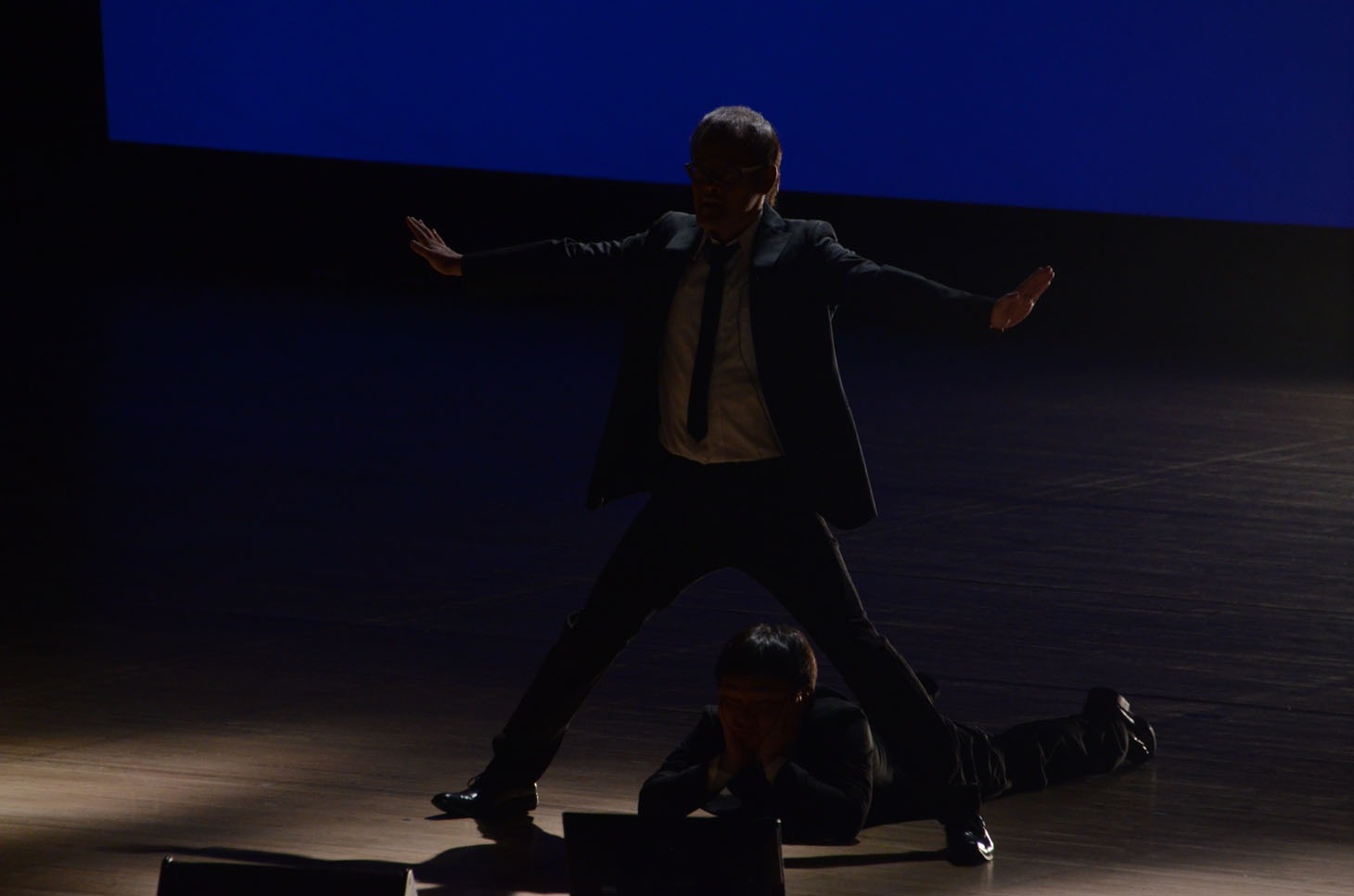 ショートコントを展開したアインシュタイン稲田とかまいたち山内。