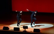 「R.Y.U.S.E.I」の替え歌を披露する（左から）天竺鼠・川原とかまいたち濱家。