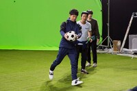 東京ガスの新CM「バーバースガ」シリーズの撮影中の様子。