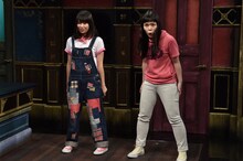 あーりんこと佐々木彩夏（左）と、吉本のあーりんこと尼神インター誠子（右）。(c)関西テレビ