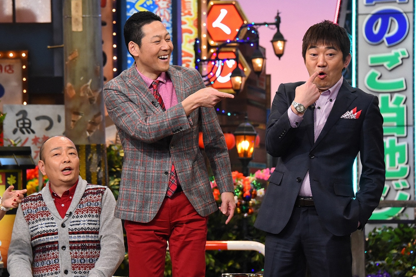 「ちゃちゃ入れマンデー」MCの山本浩之、東野幸治、メッセンジャー黒田（左から）。(c)関西テレビ
